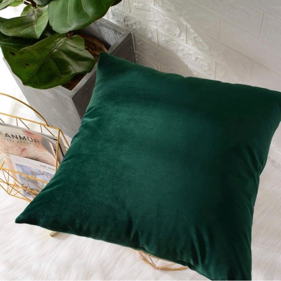 Luxury Home | Soft Velvet Emerald Pillow Covers - Picture 2 of 5